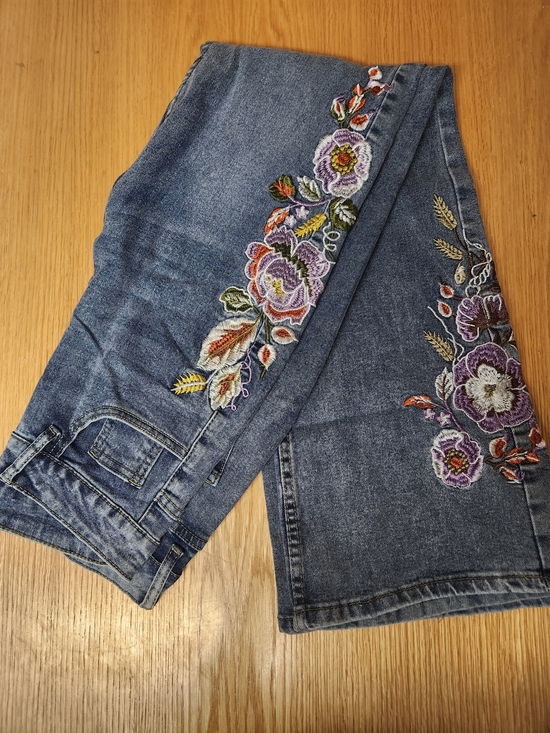 Denim - Women’s Blue Embroidered Floral Jeans